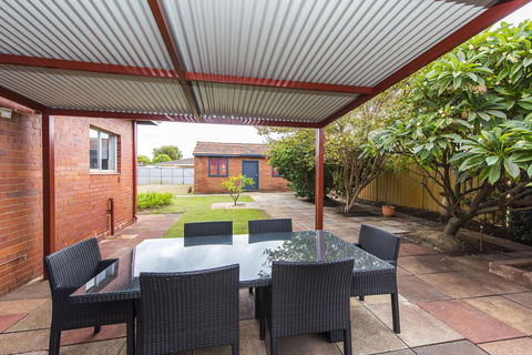 Big House Heated Pool 11 Beds Como / South Perth / Applecross - Travel Search 28
