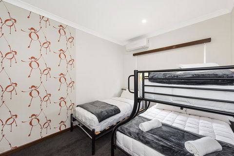 Big House Heated Pool 11 Beds Como / South Perth / Applecross - Travel Search 24