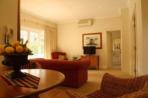 Two Sisters Chalets - Travel Agents 28
