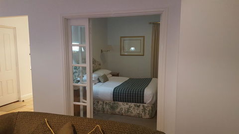 Two Sisters Chalets - Travel Agents 7
