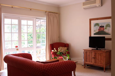 Two Sisters Chalets - Travel Agents 34