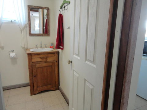 Di's Cabin In Dwellingup - Travel Search 21