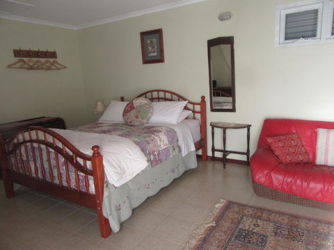 Di's Cabin In Dwellingup - Travel Search 9