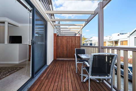 Fremantle Townhouse Unit 4 - Travel Search 13