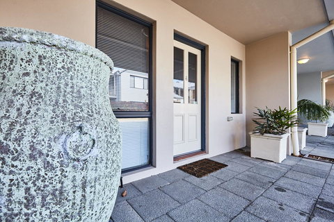 Fremantle Townhouse Unit 4 - Travel Search 3