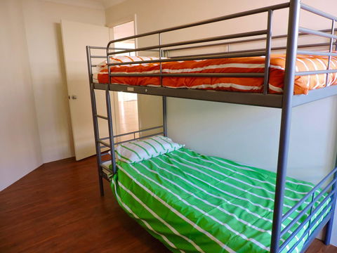 Silver Gull Family Retreat - Travel Agents 6