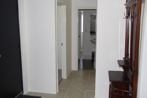 Byford House On The Scarp - Travel Agents 11