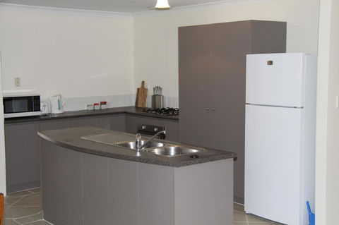 Byford House On The Scarp - Travel Agents 2