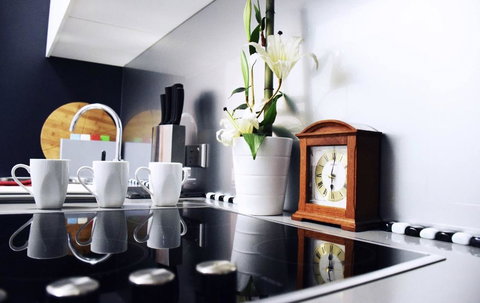 Perth Luxury City Apartment- Free Parking - Travel Search 11