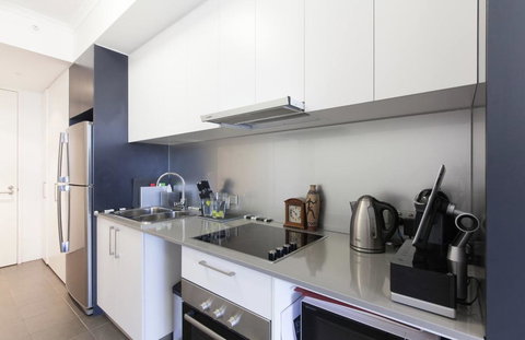 Perth Luxury City Apartment- Free Parking - Travel Search 3