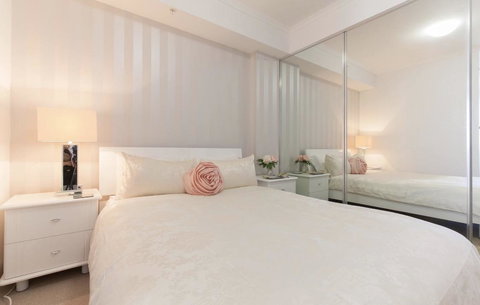 Perth Luxury City Apartment- Free Parking - Travel Search 2