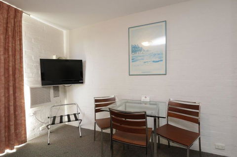 Atrium Hotel Mandurah - Travel Search 2