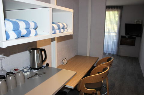 Atrium Hotel Mandurah - Travel Search 11