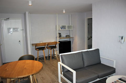 Atrium Hotel Mandurah - Travel Search 12