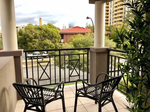 Highgate Modern Home (4 Mins To Perth City) - Tourism Guide 18