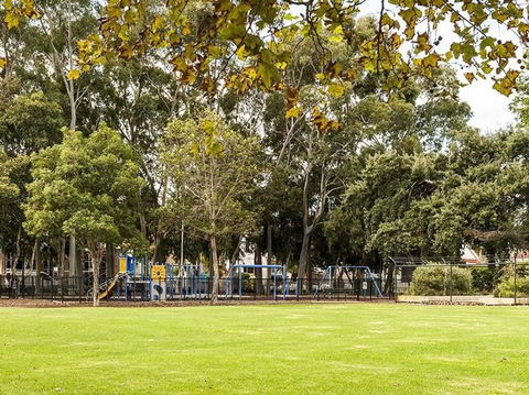 Highgate Modern Home (4 Mins To Perth City) - Tourism Guide 22