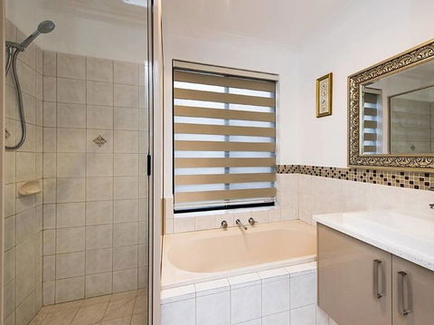 Highgate Modern Home (4 Mins To Perth City) - Tourism Guide 12