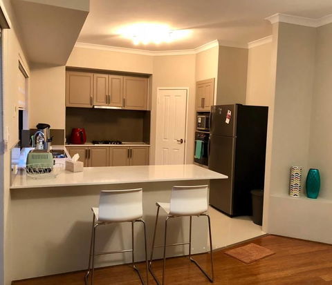Highgate Modern Home (4 Mins To Perth City) - Tourism Guide 3
