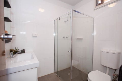 EUCLA MOTOR HOTEL - Travel Search 22