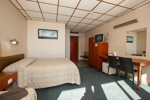 EUCLA MOTOR HOTEL - Travel Search 19