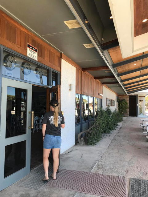 EUCLA MOTOR HOTEL - Travel Search 35