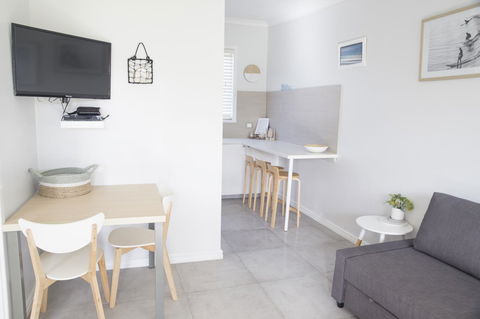 Salty Shack Lancelin - Travel Search 4