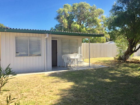 Salty Shack Lancelin - Travel Search 14