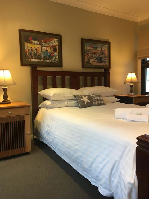 Rowley House - Travel Search 12