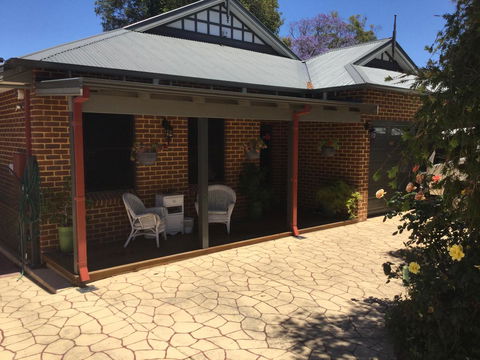 Ascot Home - Tourism Guide 3