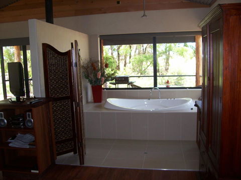 SilverSprings Spa Retreat Pet Friendly Cottages And Glampings - Travel Search 12