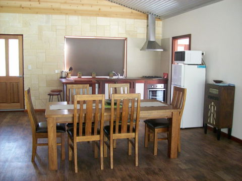 SilverSprings Spa Retreat Pet Friendly Cottages And Glampings - Travel Search 18