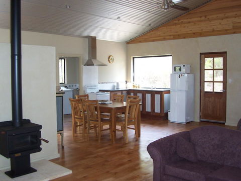 SilverSprings Spa Retreat Pet Friendly Cottages And Glampings - Travel Search 11