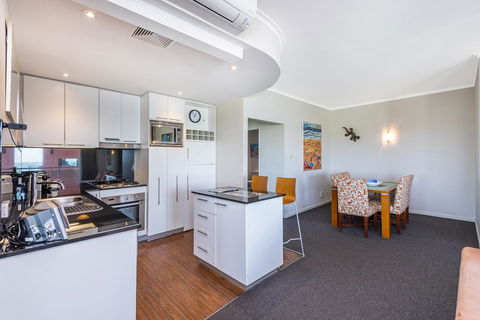 A 406 FANTASTIC OCEAN BEACH And MARINA VIEW APT - MANDURAH - Tourism Guide 21