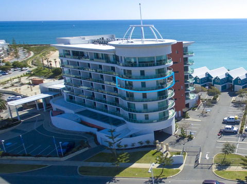A 406 FANTASTIC OCEAN BEACH And MARINA VIEW APT - MANDURAH - Tourism Guide 24