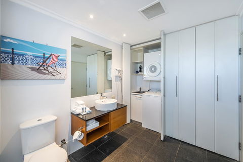 A 406 FANTASTIC OCEAN BEACH And MARINA VIEW APT - MANDURAH - Tourism Guide 15