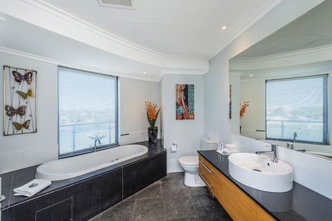 A 406 FANTASTIC OCEAN BEACH And MARINA VIEW APT - MANDURAH - Tourism Guide 14