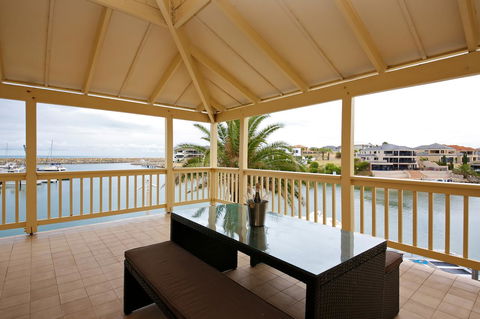The Marina Hotel - Mindarie - Tourism Guide 7