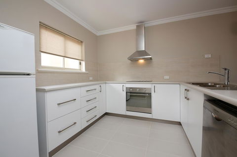 The Marina Hotel - Mindarie - Tourism Guide 8
