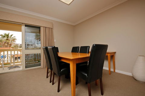 The Marina Hotel - Mindarie - Tourism Guide 11