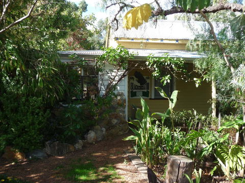 Black Cockatoo Lodge - Cruises Travel 26