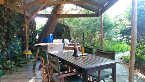 Black Cockatoo Lodge - Cruises Travel 14