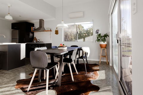 Ironstone Studio Margaret River - Tourism Guide 2