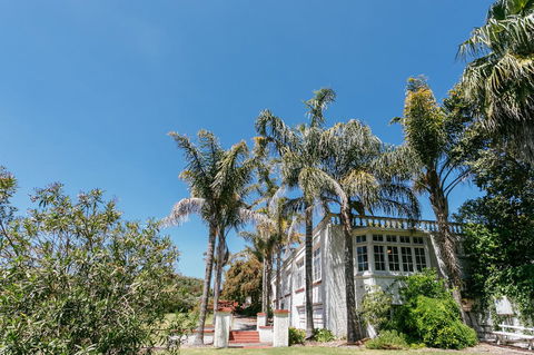 Elliot House - Tourism Guide 7