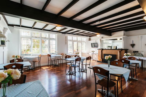 Elliot House - Tourism Guide 4