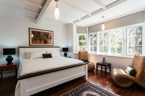 Elliot House - Tourism Guide 10