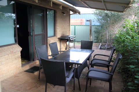 Kestrel Chalets - Travel Search 11