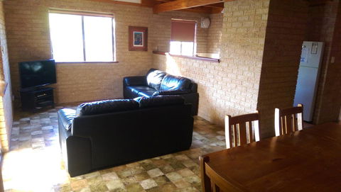 Kestrel Chalets - Travel Search 1