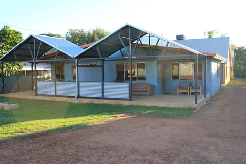 Kestrel Chalets - Travel Search 14