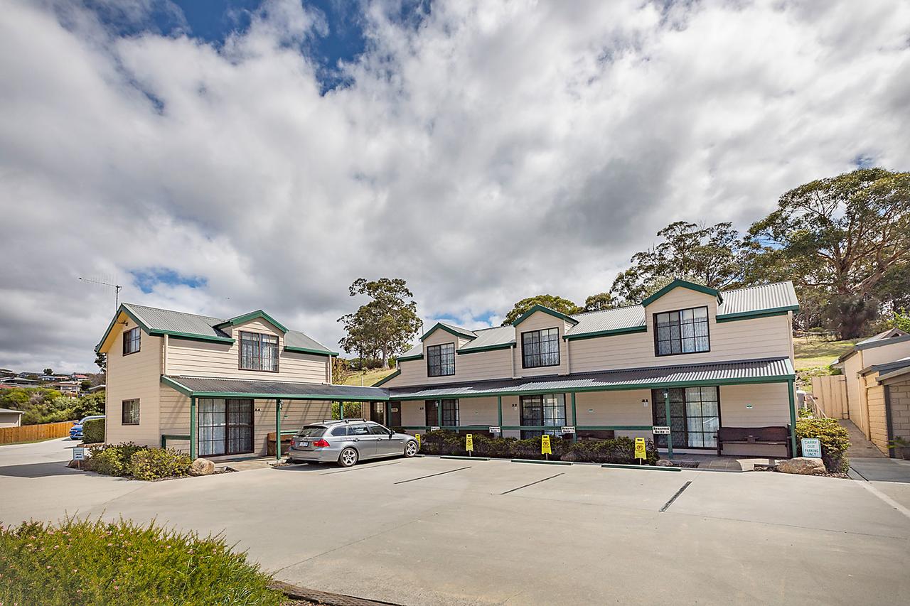 St Helens TAS Travel Search