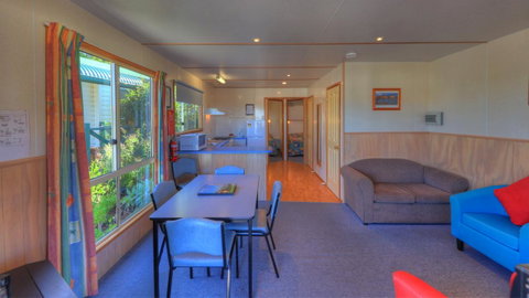 Bicheno Cabin Park - Tourism Guide 9